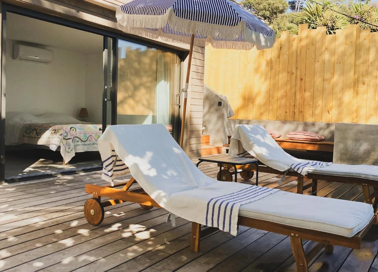 Cabanon Moderne, Les Pieds Dans L'Eau, 2 Chambres Le Pradet Semesterbostad