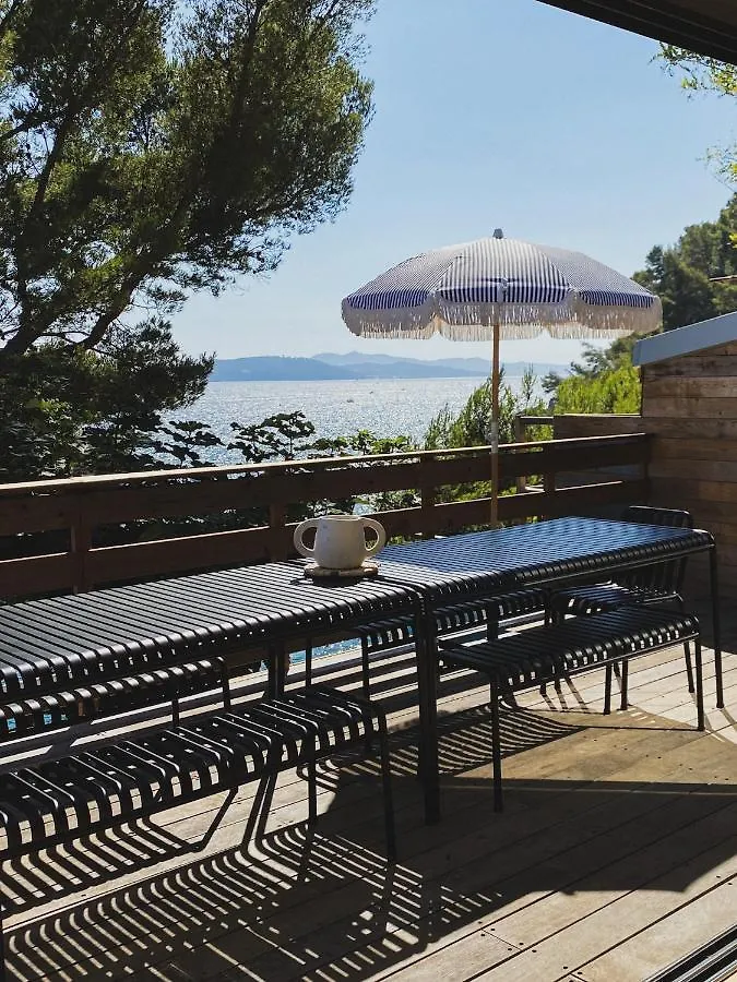 Hébergement de vacances Cabanon Moderne, Les Pieds Dans L'Eau, 2 Chambres Le Pradet