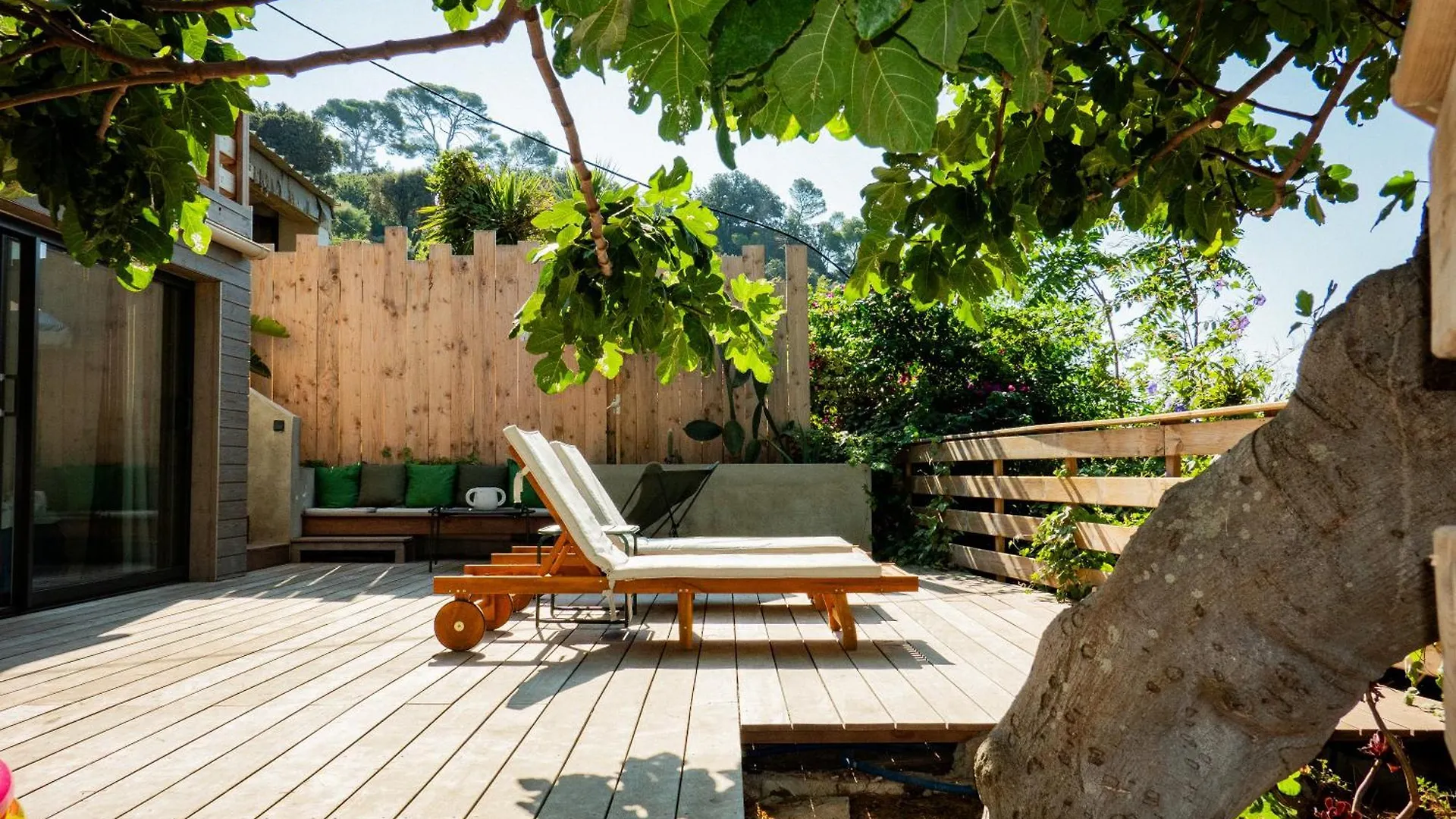 Cabanon Moderne, Les Pieds Dans L'Eau, 2 Chambres Le Pradet 0*,  France